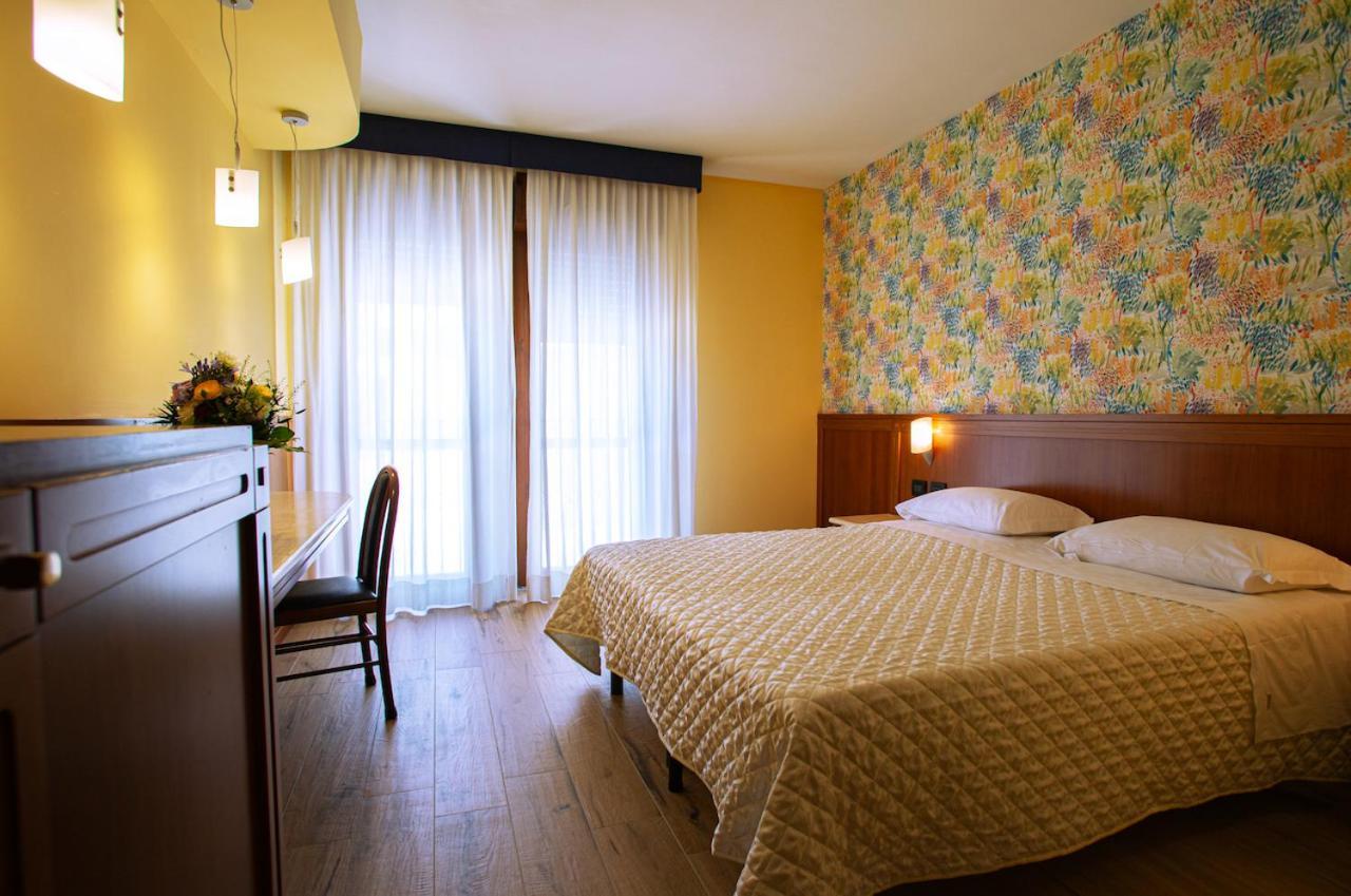 Hotel Miralago Piediluco Eksteriør billede